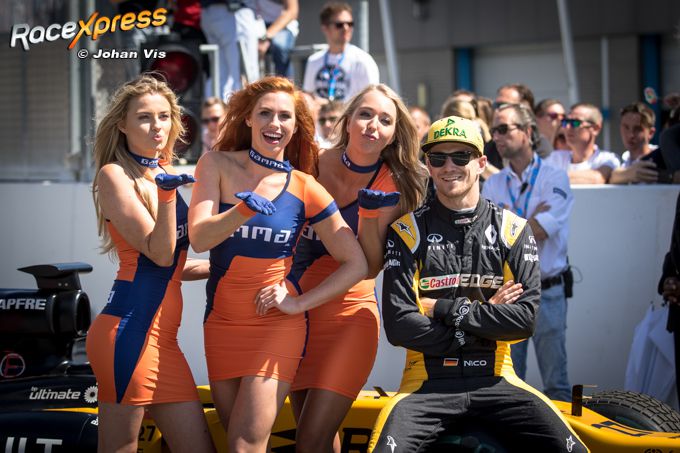 Formule 1 Nico Hulkenberg in goed gezelschap van drie Nederlandse chicks