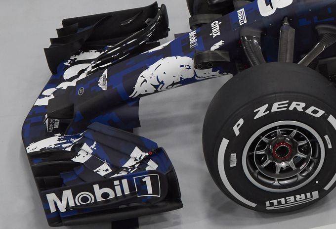 Red Bull RB14 front wing
