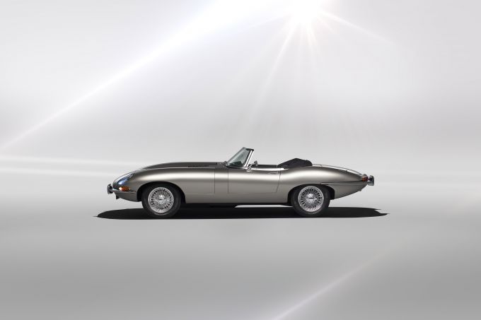 Jaguar Classic E type Zero zijkant