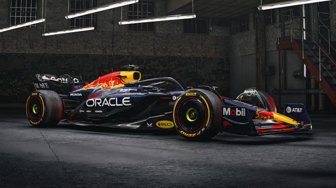 Red Bull RB-21 van Max en Liam