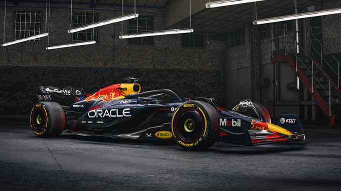 Red Bull RB-21 van Max en Liam