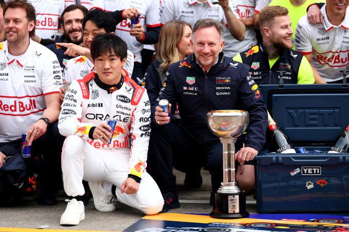 Yuki Tsunoda Red Bull 2025 Foto 1 Yuki Tsunoda en Christian Horner GP Japan 2025