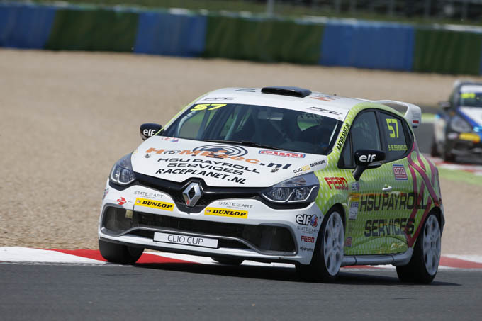 Vervreemden schotel karakter Renault Clio Cup Benelux in actie tijdens Masters weekend op Circuitpark  Zandvoort | RaceXpress