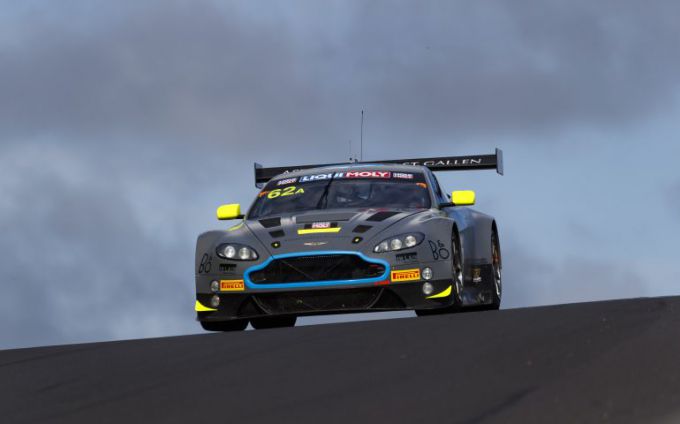 Aston Martin R Motorsport Bathusrt 12 Hour
