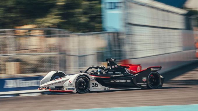 Porsche in Formule E-kampioenschap: Andr Lotterer pakt podium