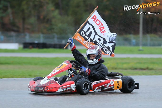 Nathan Schaap ererondje NK kampioen en winnaar Dutch Rotax Max MiniMax