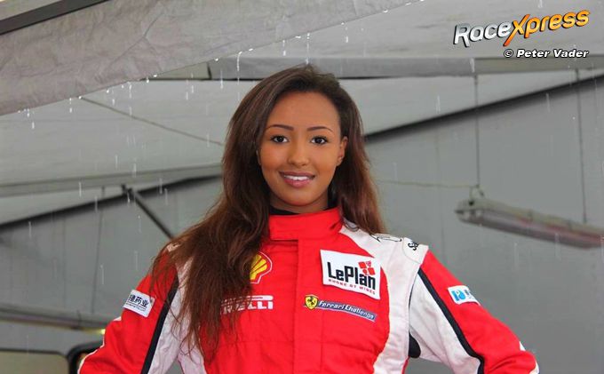 FOTO Babe - Naomi Schiff, een hele bijzondere racebabe! | RaceXpress