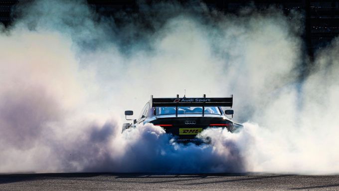 Audi DTM gaat in rook op