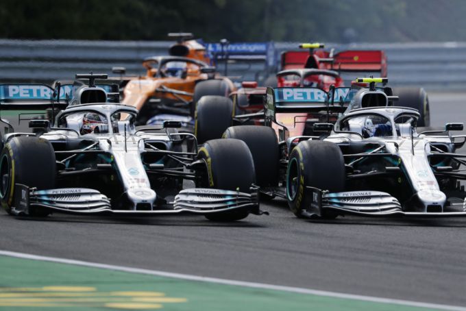 Mercedes_GP_Italie_Bottas_vs_Ham