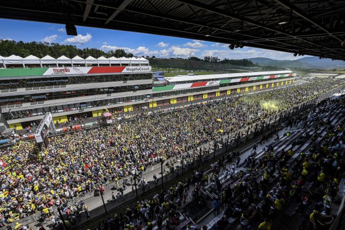 Mugello_circuit_publiekstrekker