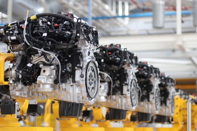 1,5 miljoen: Jaguar Land Rover viert mijlpaal in motorenproductie Ingenium motorenfamilie uit het Engine Manufacturing Centre