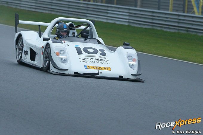 Bastiaan van Loenen in de nieuwe Radical SR1 Cup