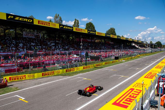 Ferrari_Monza_voor_tribune