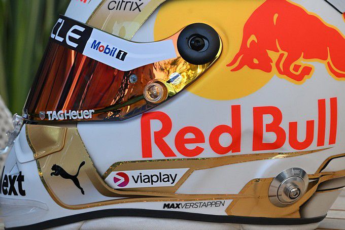 Viaplay F1 Max Verstappen helmet