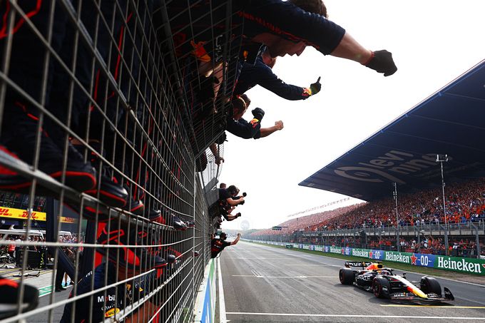 Max Verstappen wint #DutchGP