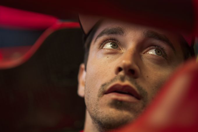 VIDEO: Charles Leclerc achtervolgt dieven van peperduur horloge