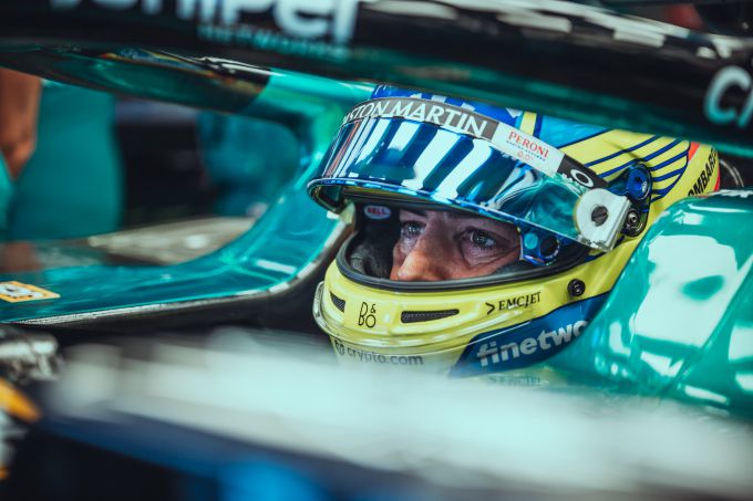 Aston_Martin_Baku_Alonso_cockpit