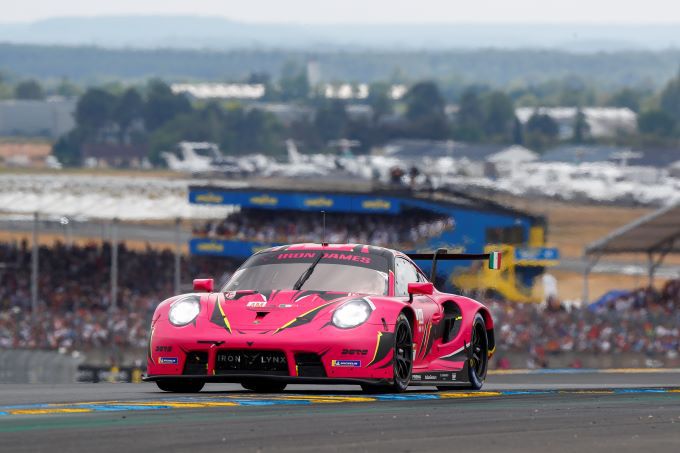 24H Le Mans 2023 - Porsche foto 18_911m_Iron_Dames_front