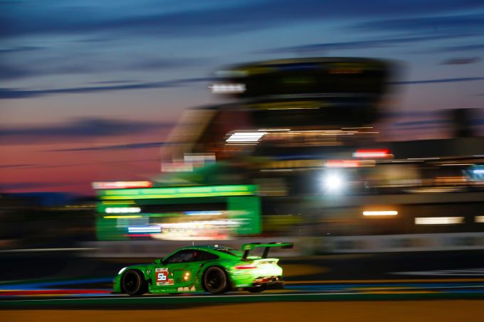 24H Le Mans 2023 - Porsche foto 20_911m_Nr56_nacht