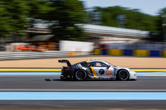 24H Le Mans 2023 - Porsche foto 26_911m_Nr911_actie_side