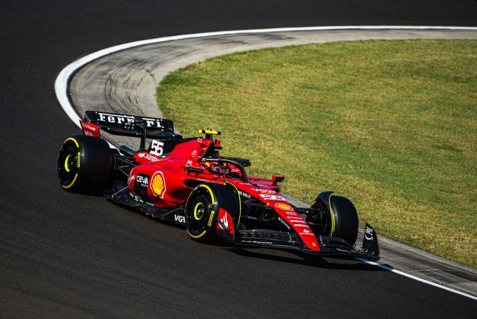 GP Hongarije Ferrari P7 en P8 Foto 3 Carlos Sainz actie