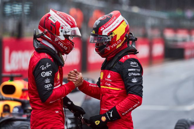 Charles_Leclerc_en_Carlos_Sainz_Zandvoort_werk_aan_de_winkel