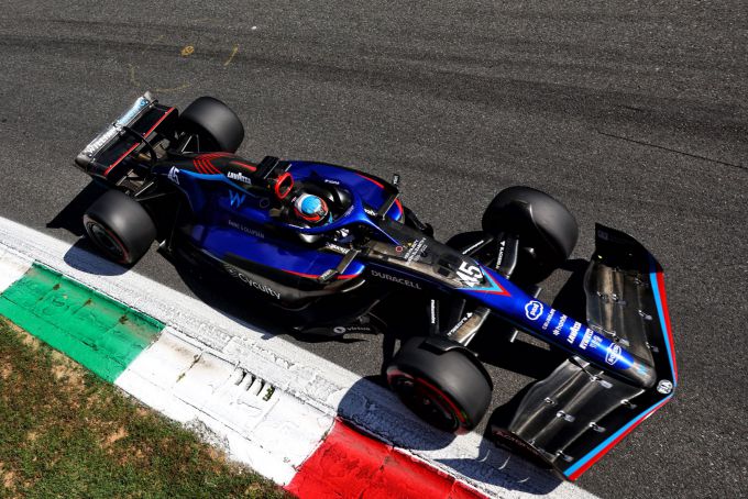 Nyck_de_Vries_F1_Williams_onderweg_in_Monza