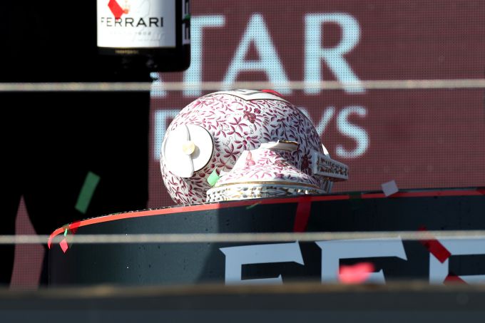 Max Verstappen hongarije trophy