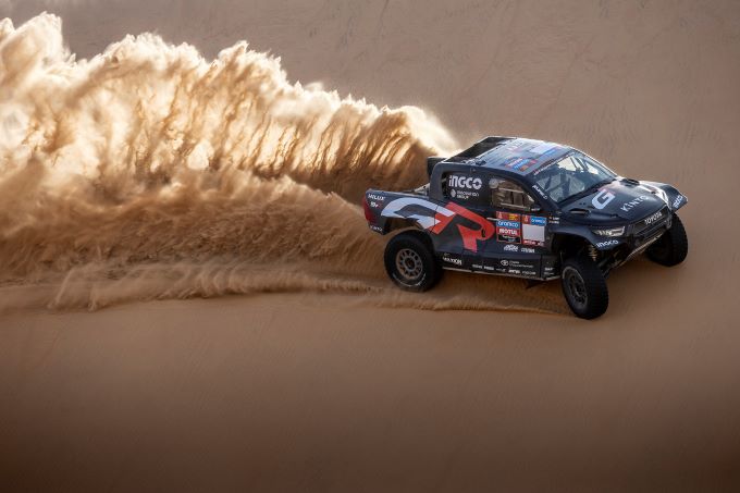 Dakar 2024 Toyota Gazoo Racing Toyota GR DKR Hilux EVO T1U actiefoto 2