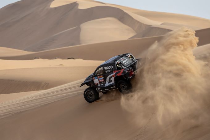 Dakar 2024 Toyota Gazoo Racing Toyota GR DKR Hilux EVO T1U actiefoto 3