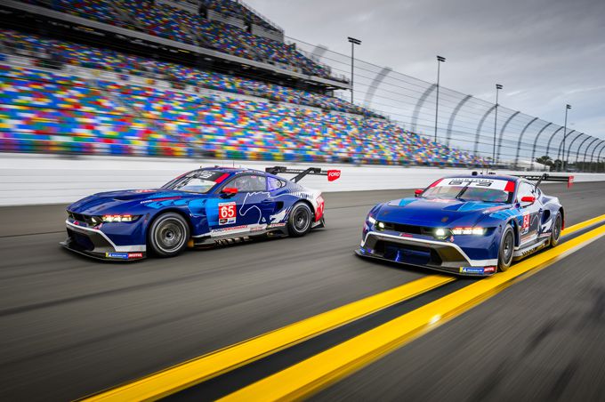 Ford Mustang GT3 en GT4 racewagens op Daytona