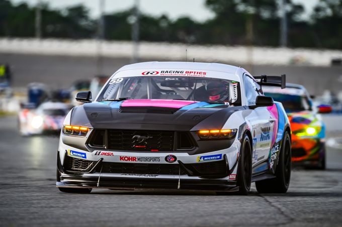 Ford Mustang GT3 en GT4 racewagens op Daytona