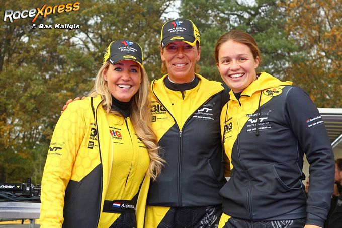 Anja van Loon, Marije van Ettekoven en Floor Maten Fastest Ladies Team de Rooy in Dakar 2024