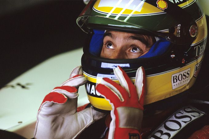 Ayrton Senna racet voor McLaren op Silverstone tijdens de Britse Grand Prix van 1993