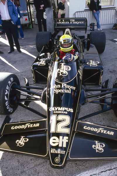 1985 Senna leidde de Grand Prix van Groot-Brittanni� gedurende 58 van de 65 ronden voordat hij gedwongen werd zijn Lotus-Honda aan de kant te zetten