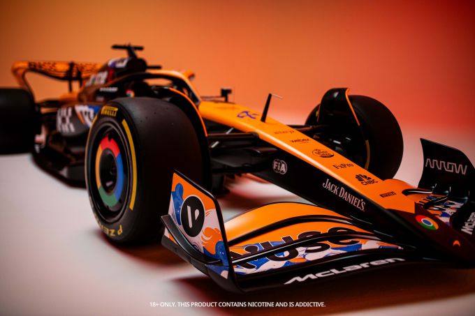 McLaren GP Japan kleurstelling Japanse kunstenaar MILTZ Foto 4