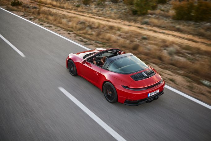 Nieuwe 911 en 911 GTS T-Hybrid met betere prestaties foto 3