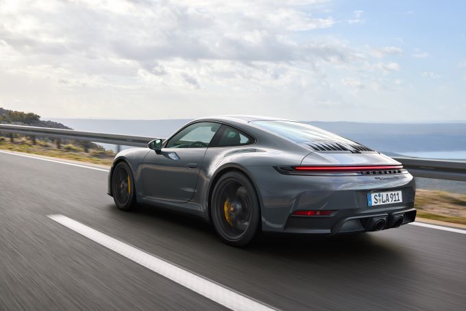 Nieuwe 911 en 911 GTS T-Hybrid met betere prestaties foto 9