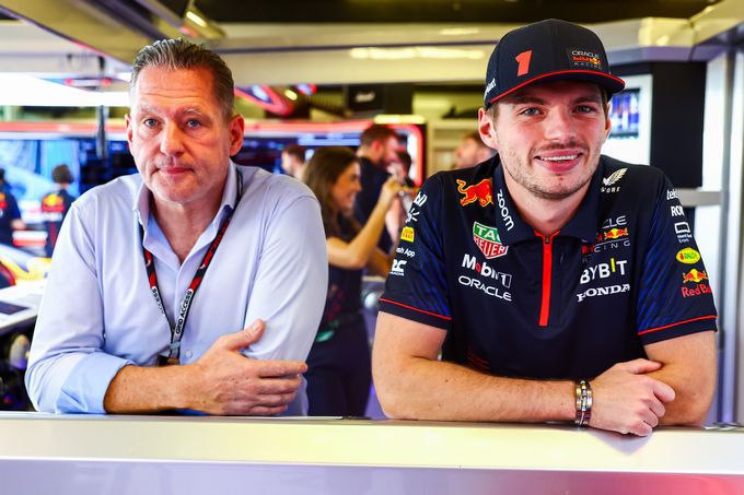 Jos Verstappen met zijn zoon Max Verstappen F1