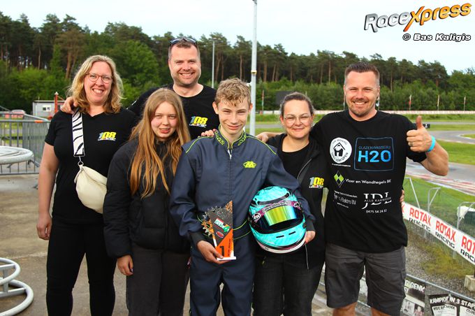 Lenny Kik rijdt een inhaalrace van jewelste en wint in GK4 Kart Series