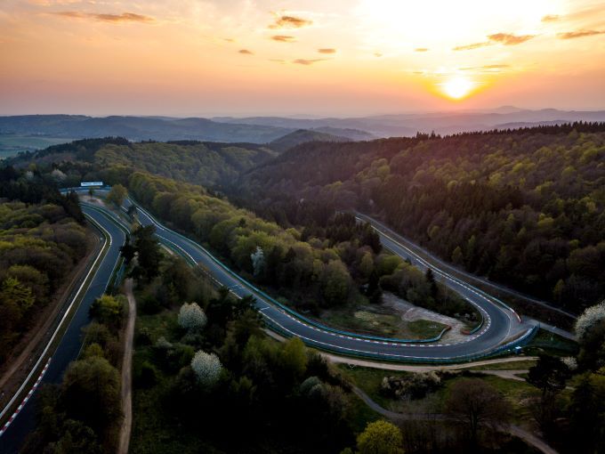 52e 24 uursrace op de Nrburgring-Nordschleife 2024 Foto 2 zonsondergang