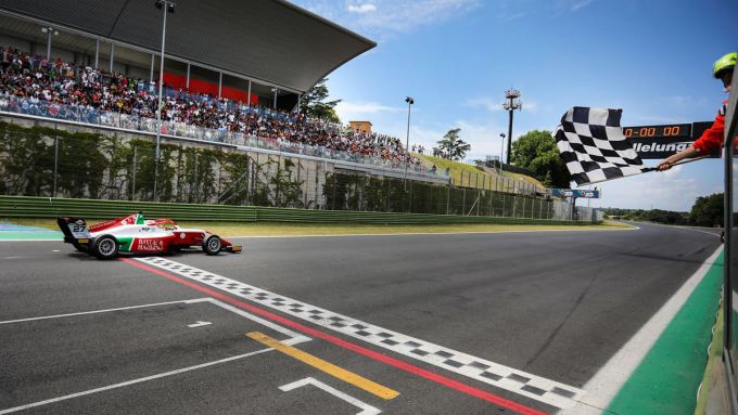 Freddie Slater voltooit de sweep op Vallelunga: 3 uit 3