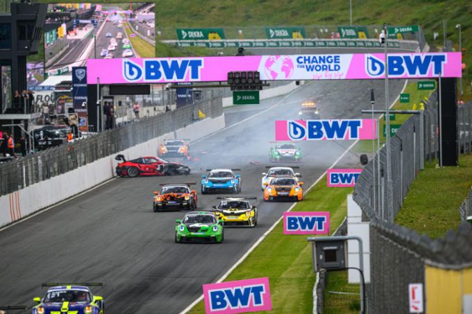 DTM weekend Zandvoort Porsche Carrera Cup Benelux Team Grouwels Foto 3 crash