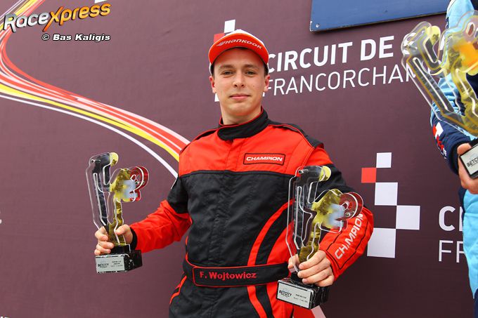 Racepiloot Filip Wjtowicz geniet van eerste podiumplaats van dit seizoen in Mazda MX-5 Cup