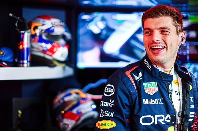 Max Verstappen smile na winst in chaotische F1 Grand Prix van Canada