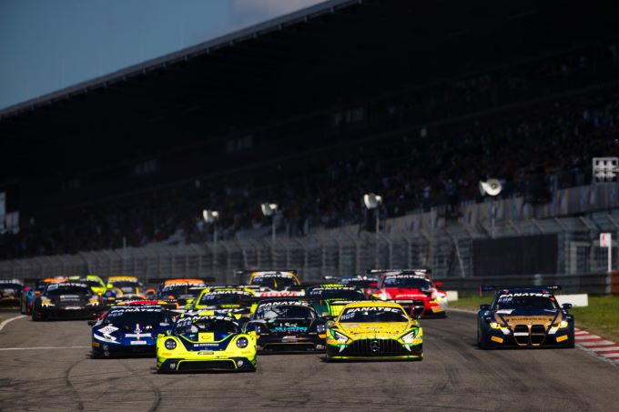 Fanatec GT World Challenge Europe Nrburgring Foto 11 Start