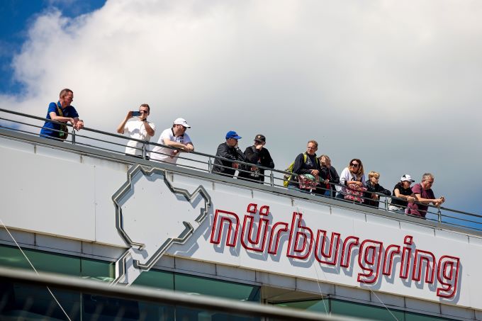 Fanatec GT World Challenge Europe Nrburgring Foto 13 fans nurburgring