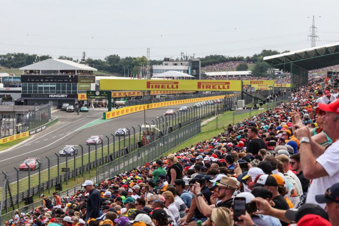 Porsche Mobil 1 Supercup Hungaroring Foto 9 veld aangevoerd door Loek Hartog