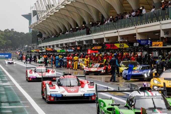 6 Hours Sao Paulo Porsche 963 Matt Campbell (AUS), Michael Christensen (DK) en Frederic Makowiecki (F)