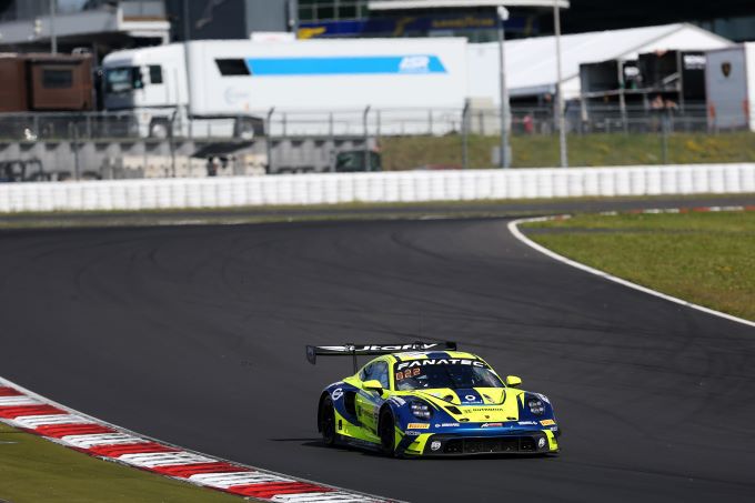 Fanatec GT World Challenge Europe Nrburgring Foto 4 bronze cup winnaar actie